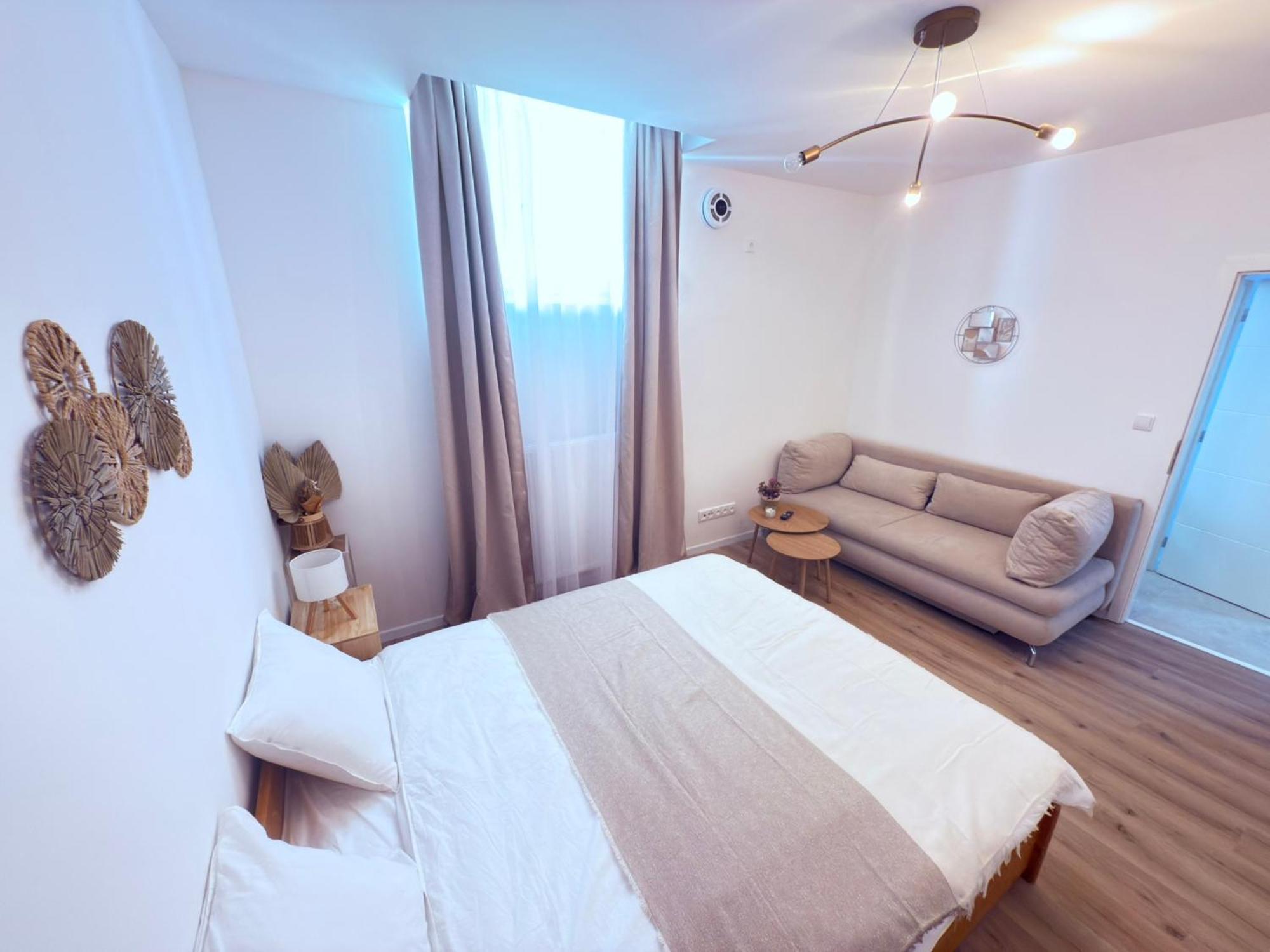Cosy Cave Station In 5 * Prague